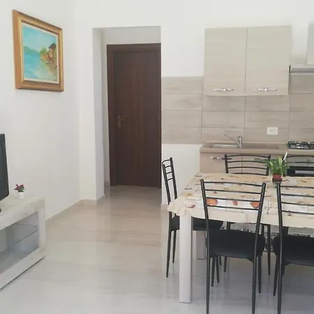 Calabianca Apartment *